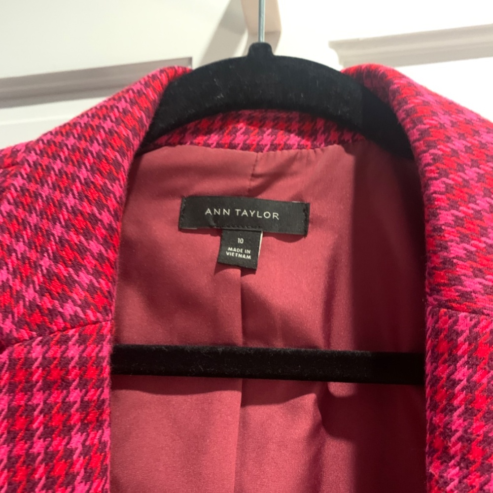 Ann Taylor Houndstooth Blazer - Picture 2 of 3